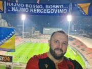 波黑主场附近居民发帖称出租自家阳台用于观战，引多人回复