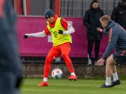 图片报：穆西亚拉、阿芳、泡芙周二都参加了拜仁的完整合练