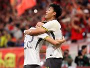  杜月徵父亲及爷爷奶奶观战，其破门后杜父：可算现场看他进球了