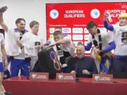 时隔12年重返世界杯，兴奋的波黑球员“攻陷”了新闻发布会