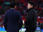 因伤缺阵，远藤航、南野拓实在温布利现场观战日本vs英格兰