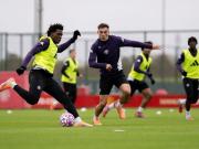 阿莫林曼联战术困境 左翼卫成引援焦点