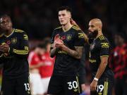 曼联战术革新之路攻守转换间的平衡挑战