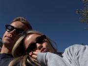 恩爱，德容妻子晒一家人出游的照片