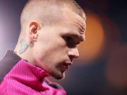 TA：穆德里克在英格兰第7级别球队的球场单训，主要练射门