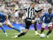 沃尔特马德：踢中锋能优势最大化；英超首战跑不动了想被换下