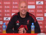 斯洛特：希望赛季结束时萨拉赫那张奖杯柜照片里能多两座奖杯