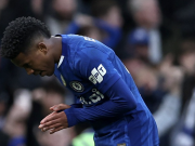 自2020年的萨卡以来，埃斯特旺是足总杯传射最年轻的英超球员