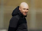 布克：和施洛特贝克的交流很愉快；他的言论不是批评多特和我