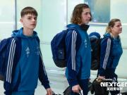  英超官方晒出图片：阿森纳U15全员抵达北京