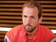 凯恩：一名优秀前锋需在9号位与10号位间切换，还需要积极防守