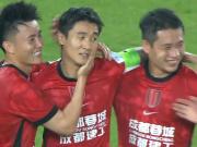 半场战报：成都1-0上海泽天，韦世豪任意球世界波