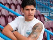 有情有义，西汉姆联队马特乌斯将已故的儿时教练头像纹在身上