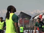 即将客战那不勒斯，4000名米兰极端球迷到基地门口为球队加油