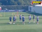 世体：奥布拉克、普维尔、门多萨参加马竞合练