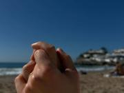 甜蜜，德容妻子米琪晒两人复活节游玩照片