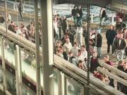 西汉姆球迷提前离场后被拒绝重新入场，只能靠直播看点球大战