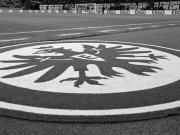 87岁法兰克福球迷观赛时突发心脏骤停被紧急送医，最终不幸离世