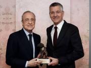  传统环节，弗洛伦蒂诺和海纳赛前率两队代表团会面