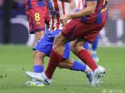 西甲裁判评议：马丁的严重暴力犯规应判罚红牌，VAR不应介入