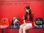 韦世豪个人潮牌店开业，妻子穿C罗球衣出席，多位成都队友捧场