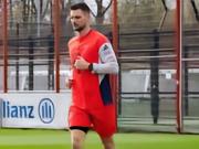 拜仁官方：乌尔赖希重返训练场，并完成了首次跑步训练