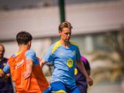 巴萨官方：弗朗基-德容今天完成了部分合练