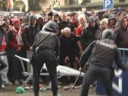 拜仁球迷赛前与马德里警察冲突：一名球迷头部受伤，多人被捕