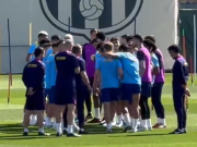 每体：德容和佩德里今天正常参加训练，贝尔纳尔仍缺席