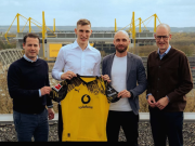 官方：多特与施洛特贝克续约；据悉双方续约至2031年