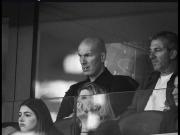 心系老东家，齐达内再次现身伯纳乌观战皇马