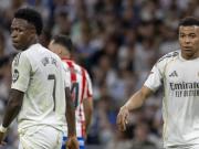 世体：皇马球员再挨嘘，伯纳乌调高队歌音量来掩盖球迷的嘘声