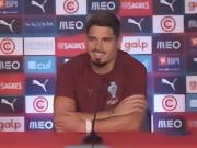 Pedro Neto: 'Tôi được bầu chọn là cầu thủ đẹp trai nhất World Cup? Cả đội đều đồng ý!' | Bồ Đào Nha