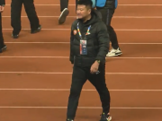 记者：李金羽、郑智均对比赛结果不满，赛后双方没有握手