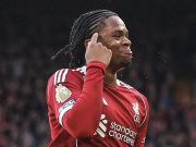 精彩兜射破门，17岁小将恩古莫哈打入他在安菲尔德的首球