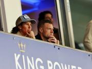 瓦尔迪夫妇观战莱斯特城，后者0-1不敌斯旺西排名英冠第23位