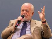 德佬：球员一个赛季踢70场比赛根本扛不住，迟早会把身体耗垮