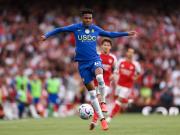 Commentator Vikrie: Esterwane may be forced to switch to right wing-back