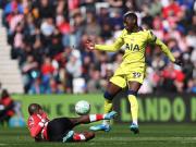 半场：热刺0-0桑德兰，扎卡造险，罗梅罗、范德芬、波罗染黄