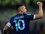 记者：劳塔罗带伤进入替补席，虽然无法出场但他希望陪伴队友