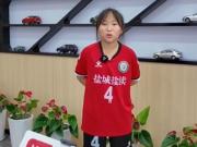 1/16决赛亮相，盐城11岁女孩成为本届世界杯唯一中国持球球童