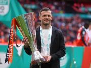 执教卢顿赢得英锦赛，威尔希尔拿到作为主教练的首个冠军