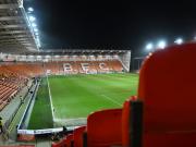 R.I.P.，布莱克浦球迷在看台突发疾病离世，医务人员抢救未果