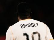 导致罗梅罗受伤，布罗比社媒收到大量种族歧视言论