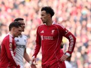 记者：琼斯参加利物浦合练，上场比赛他因腹股沟不适被换下