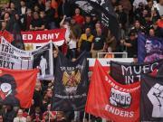 曼联官方：对阵利兹联时，斯特雷福德看台上层新增120面旗帜