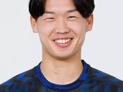 记者：多特签18岁日本中场山本天翔，交易形式为租借并含买断选项