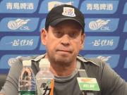 斯卢茨基：金顺凯伤势比较严重，初步诊断为肋骨骨折
