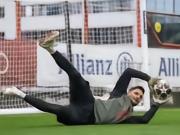 拜仁官方：乌尔赖希今天恢复了有球训练