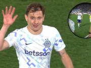 都体：巴雷拉嘲讽科莫球迷并攻击助理裁判却未吃牌，引发热议